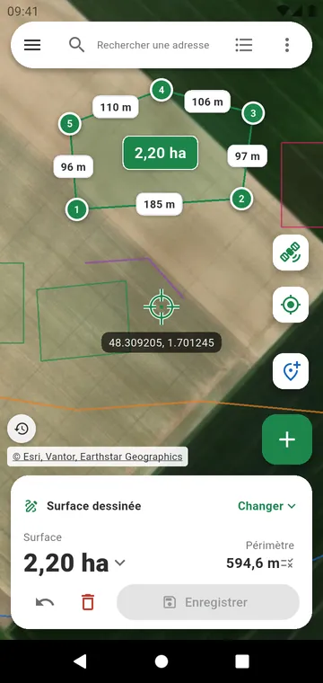 Une parcelle dessinée sur la carte satellite : côtés et surface